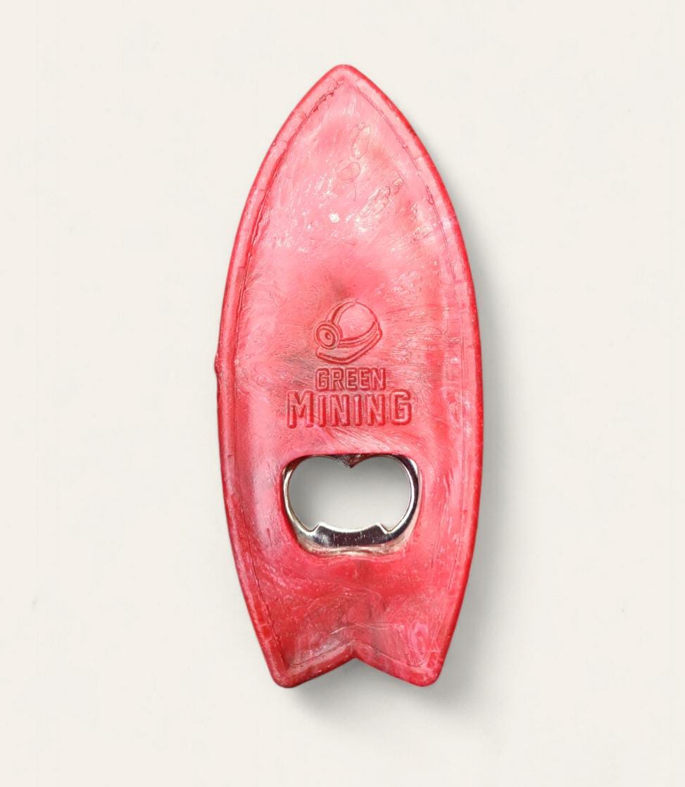 Abridor de Garrafas em Formato de Prancha Reciclado